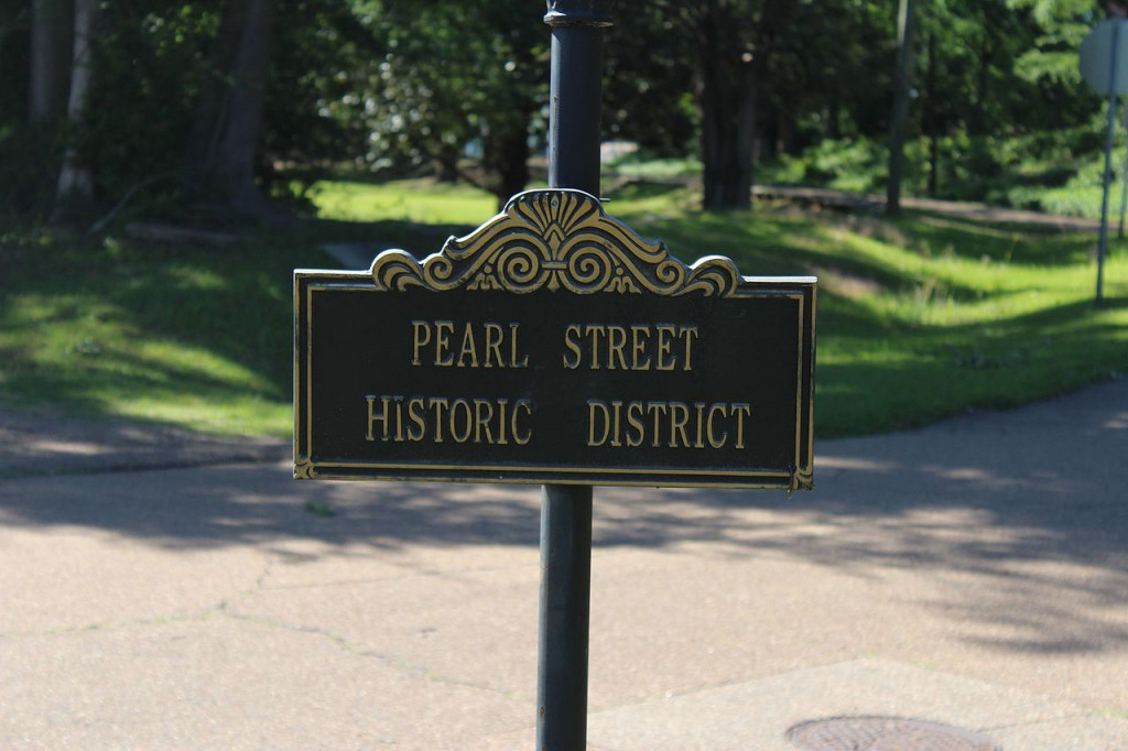 Pearl Street Historic District in Brandon, MS